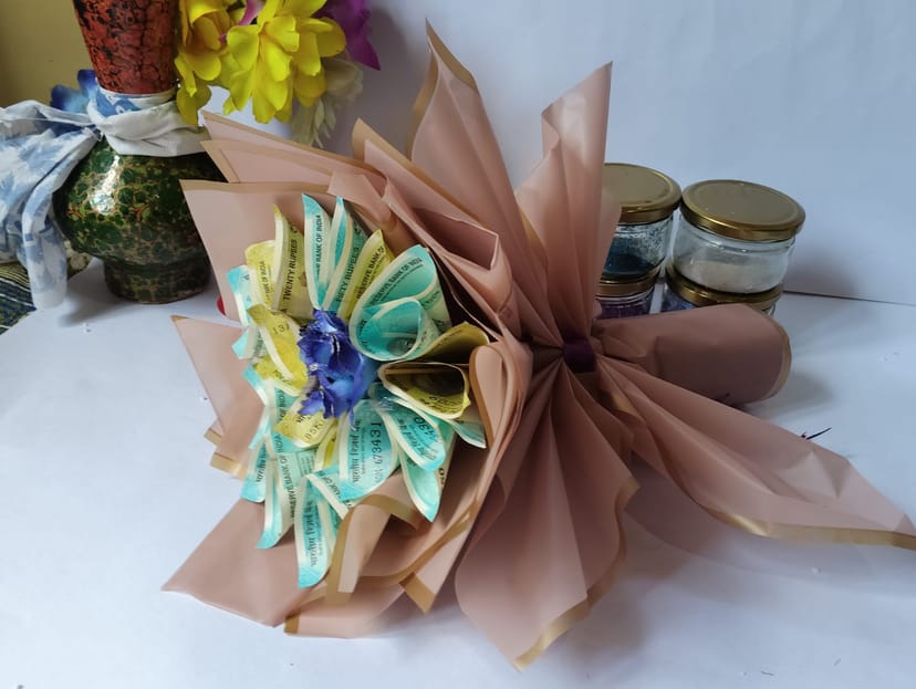 MONEY BOUQUET - Image 1